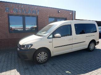 Auto incidentate Volkswagen Caddy maxi ROLSTOEL TRANSPORTKOPPLING RATELT BIJ WEGRIJDEN. 2019/4