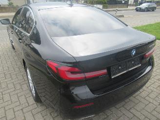 Schadeauto BMW 5-serie 520E Lim. Aut. PluginHybrid  62.241km!! VirtualCockpit Climatronic Leer Navi Camera StoelVerwarming..... 2022/3