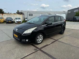krockskadad bil auto Peugeot 5008 1.6 THP ST 7 pers. 2011/1