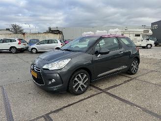 skadebil auto DS Automobiles DS 3 1.2 VTi Chic 2013/2