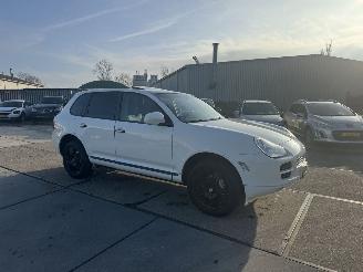 Porsche Cayenne 4.5 S picture 2