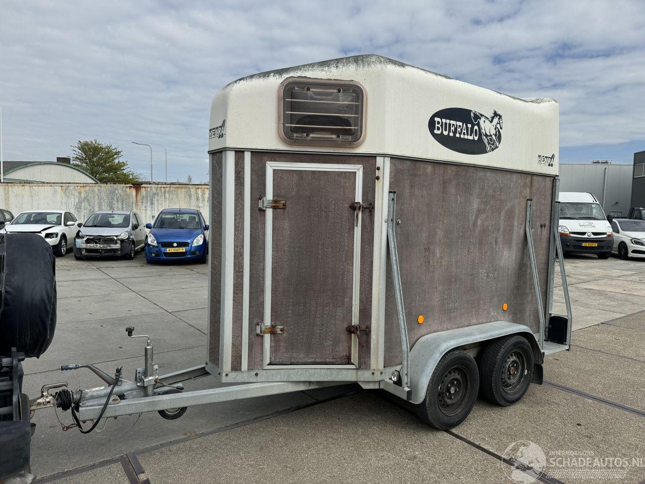 Henra  1.5 paard strailer
