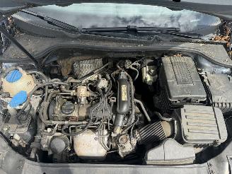 Volkswagen Golf 1.2 TSI Highline picture 8
