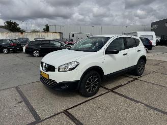 Schadeauto Nissan Qashqai 1.6 Visia 2012/12