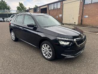 Coche accidentado Skoda Kamiq Ambition PANO AUTOMAAT Keyless entry & GO Achteruitrijcamera trekhaak 2024/6