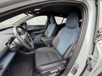 Volvo EX30 EX30 Single Motor Plus start en rijd picture 8