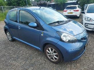 Vaurioauto  passenger cars Toyota Aygo 5 deurs 2009/2