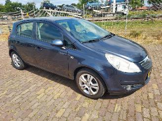 Unfallwagen Opel Corsa 1.4i  5 deurs + apk 2009/10
