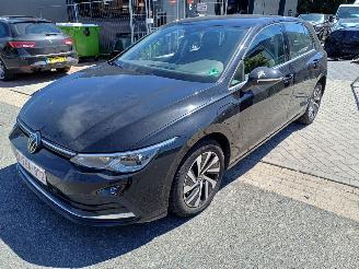 damaged passenger cars Volkswagen Golf 1.4 hybride 2024/4