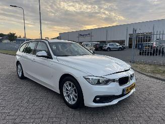 Schadeauto BMW 3-serie 320 D Aut. 2017/8