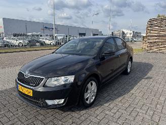 skadebil auto Skoda Octavia 1.6 TDI  81kw  Clima 2014/10