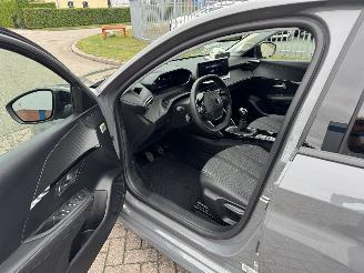 Peugeot 208 1.2 PureTech 74Kw Clima - Navi picture 12