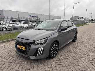 Schadeauto Peugeot 208 1.2 PureTech 74Kw Clima - Navi 2024/1
