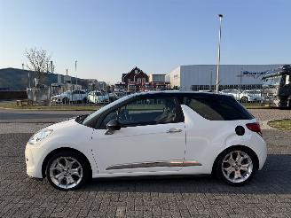 Citroën DS3 1.6 e-HDI So Chic NAVI picture 2