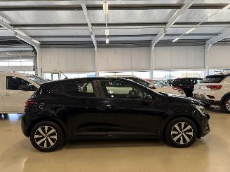 Renault Clio 1.6 E-Tech Hybrid 145 Equilibre picture 6