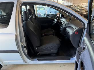 Toyota Yaris 1.0 VVT-i picture 16