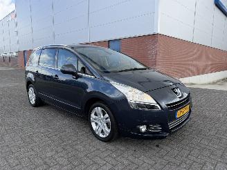 skadebil auto Peugeot 5008 1.6 AUTOMAAT 7-Persoons 2011/11