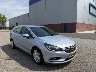uszkodzony samochody osobowe Opel Astra 1.6 CDTi  Clima - Navi - Euro6 2017/5