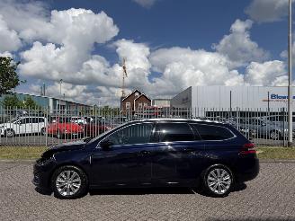 Vaurioauto  passenger cars Peugeot 308 SW 1.5 Blue HDI 96Kw NAVI Euro6 2019/9