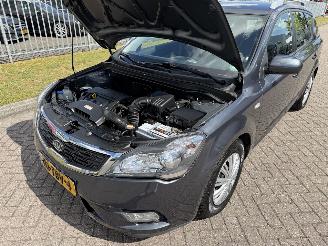 Kia Cee d Sporty wagon 1.4 CVVT 77Kw AIRCO picture 11