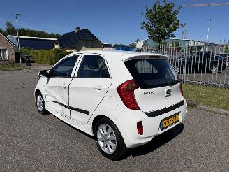 Kia Picanto 1.2 CVVT 63Kw  AIRCO picture 6