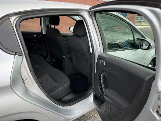 Peugeot 208 1.2 60kw Euro6 - Airco - Navi picture 21
