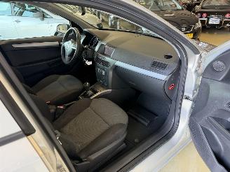 Opel Astra 1.6 77Kw AIRCO picture 17