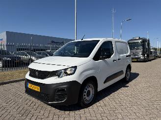 skadebil bedrijf Peugeot Partner 1.5 HDI 96 Kw AUT. 2x schuifdeur 2022/4