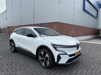uszkodzony samochody osobowe Renault Mégane E-Tech Range Techno 60kWh  3672 km!! 2025/11