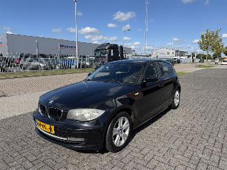 krockskadad bil auto BMW 1-serie 118i 105kw 2009/2