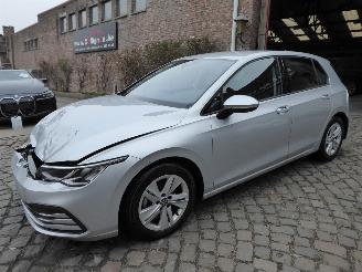 Unfallwagen Volkswagen Golf Life 2022/9