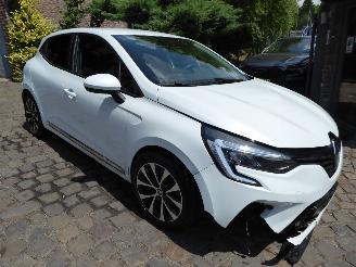 Renault Clio Business Edition E Tech Hybrid picture 3