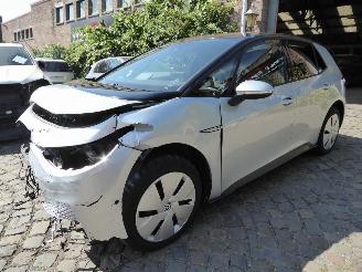 Vaurioauto  passenger cars Volkswagen ID.3 Pro Performance 2023/7