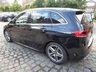 Mercedes B-klasse 180d AMG picture 6