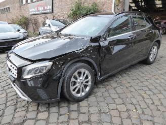 krockskadad bil auto Mercedes GLA 200D 2019/4
