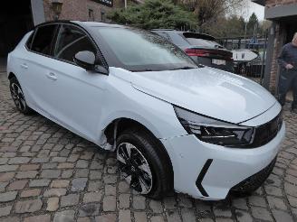 Opel Corsa F e GS picture 4