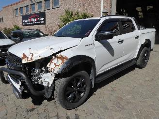 Schadeauto Isuzu D-Max Double Cab 4WD V-CROSS 2024/1