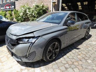krockskadad bil auto Peugeot 308 SW e- Allure 2024/9