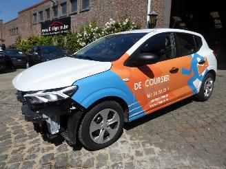 Damaged car Dacia Sandero Comfort 2025/10