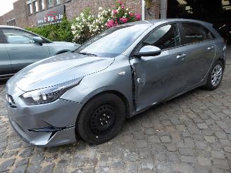 Schadeauto Kia Cee d  2023/8