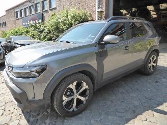 krockskadad bil auto Dacia Duster III ECO-G 100 Journey 2025/1