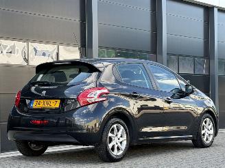 Peugeot 208 1.4 e-HDi Navi Pdc AUTOMAAT picture 4