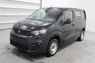 Vaurioauto  passenger cars Peugeot Partner  2022/2