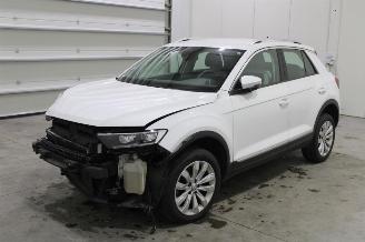 damaged passenger cars Volkswagen T-Roc  2019/10