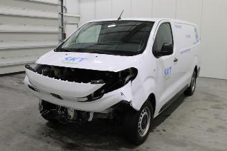 Vaurioauto  passenger cars Peugeot Expert  2025/3