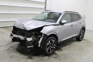 damaged passenger cars Peugeot 2008  2021/4