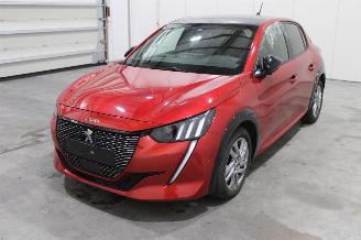 Damaged car Peugeot 208  2020/10