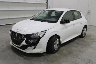 Damaged car Peugeot 208  2023/12