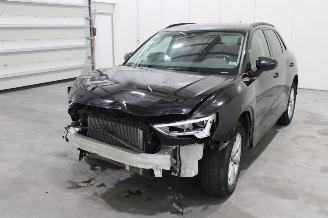 Voiture accidenté Audi Q3  2022/8