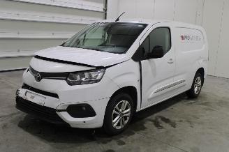 skadebil auto Toyota ProAce CITY 2023/2